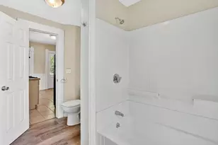 658 Union St, Springfield, MA 01109 - Photo 15