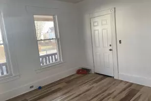 26 Hebron St, Springfield, MA 01107 - Photo 5