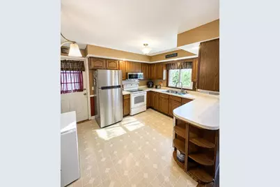 48 Sullivan Dr, Northbridge, MA 01588 - Photo 5
