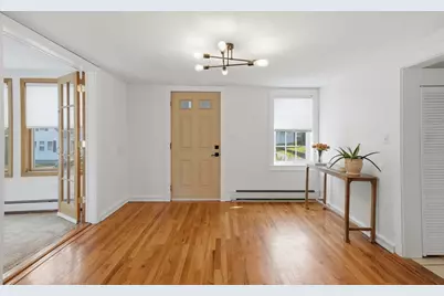 31 Houghton Street, Woburn, MA 01801 - Photo 5