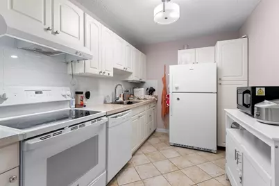 50 Longwood Ave #311, Brookline, MA 02446 - Photo 9
