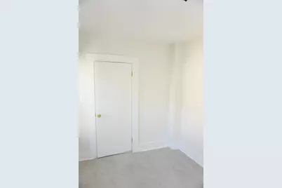 18 Sutherland St, Lowell, MA 01850 - Photo 23