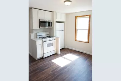 18 Sutherland St, Lowell, MA 01850 - Photo 9