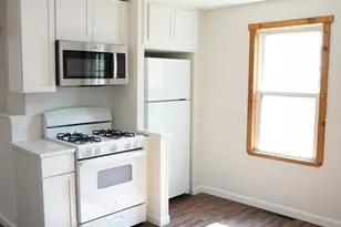 18 Sutherland St, Lowell, MA 01850 - Photo 9