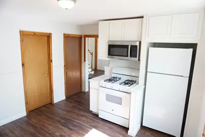 18 Sutherland St, Lowell, MA 01850 - Photo 7
