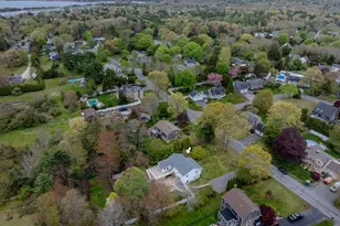 10 Knollwood Dr, Mattapoisett, MA 02739 - Photo 1