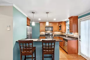 32 Williams St, Arlington, MA 02476 - Photo 3