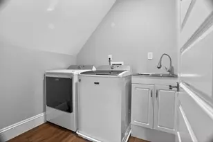 33 Linden St, Wellesley, MA 02482 - Photo 23