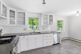 40 Simpson Cir, Agawam, MA 01001 - Photo 9