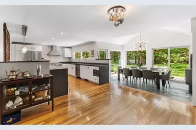 44 Windemere Road, Wellesley, MA 02482 - Photo 5