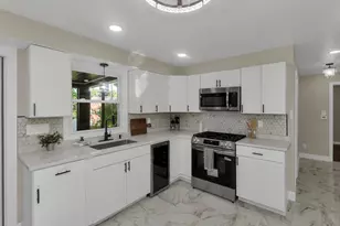 46 Knollwood St, Springfield, MA 01104 - Photo 9