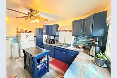 22 Felicia St, Springfield, MA 01104 - Photo 15