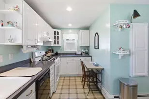 54 Hampshire St, Lowell, MA 01850 - Photo 15