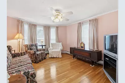 54 Hampshire St, Lowell, MA 01850 - Photo 9