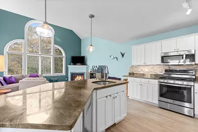 2 Beach Plum Ln #E, Bourne, MA 02532 - Photo 9