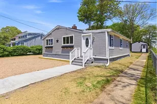 64 Rose Point Ave, Wareham, MA 02576 - Photo 3