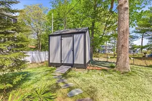 64 Rose Point Ave, Wareham, MA 02576 - Photo 11