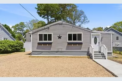 64 Rosepoint Ave, Wareham, MA 02576 - Photo 1