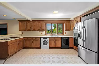 64 Amherst Rd, Beverly, MA 01915 - Photo 3