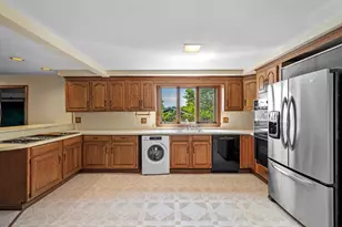 64 Amherst Rd, Beverly, MA 01915 - Photo 3