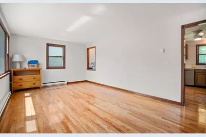 6 Tucker St, Worcester, MA 01606 - Photo 11