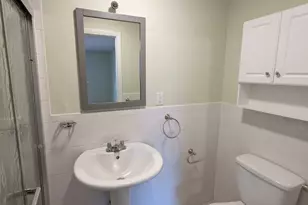 1084 Chestnut St, Newton, MA 02464 - Photo 11
