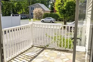 1084 Chestnut St, Newton, MA 02464 - Photo 15