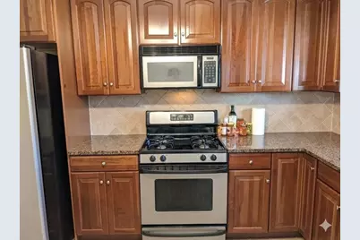 1084 Chestnut St #1, Newton, MA 02464 - Photo 7