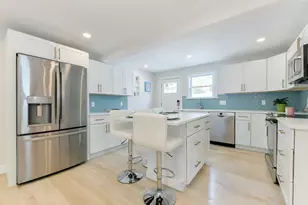 34 Underhill St, Winthrop, MA 02152 - Photo 3