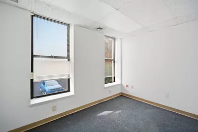222 Carew St, Springfield, MA 01104 - Photo 9