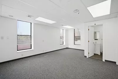 222 Carew St, Springfield, MA 01104 - Photo 5