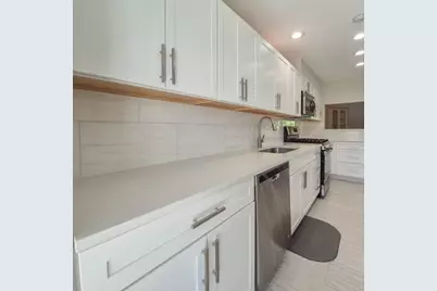 65 Bayberry Ln #65, Dartmouth, MA 02747 - Photo 5