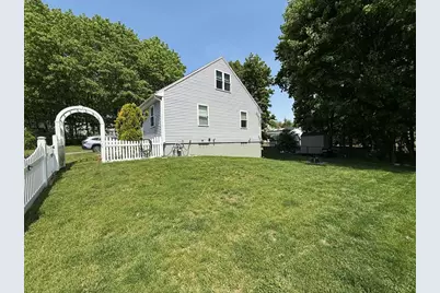 10 Vandette Ave, Dracut, MA 01826 - Photo 3