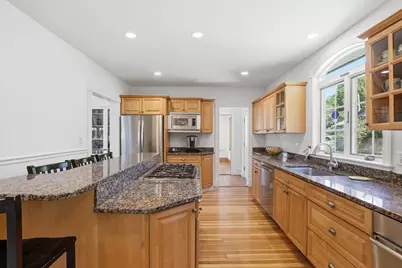 2 Eaton Ct, Winchester, MA 01890 - Photo 13