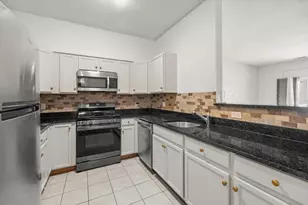 21 Hampshire Rd, Methuen, MA 01844 - Photo 7
