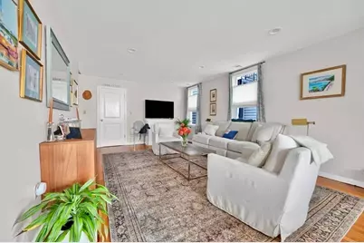 28 Monument St #2, Boston, MA 02129 - Photo 3