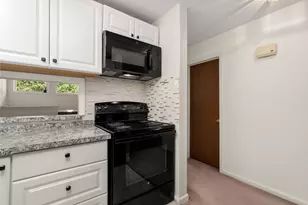 50 Londonderry Rd, Grafton, MA 01519 - Photo 13