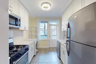 311 Tappan St, Brookline, MA 02445 - Photo 13