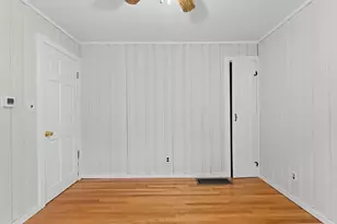 172 Crescent St, Shrewsbury, MA 01545 - Photo 21
