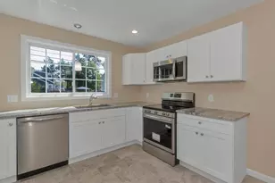 63 Hope St, Springfield, MA 01119 - Photo 1