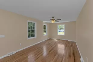 63 Hope St, Springfield, MA 01119 - Photo 9