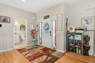 11 Elaine Cir, Springfield, MA 01109 - Photo 11