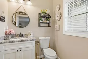 11 Elaine Cir, Springfield, MA 01109 - Photo 31