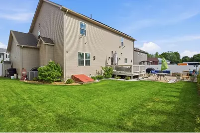 11 Elaine Cir, Springfield, MA 01109 - Photo 5