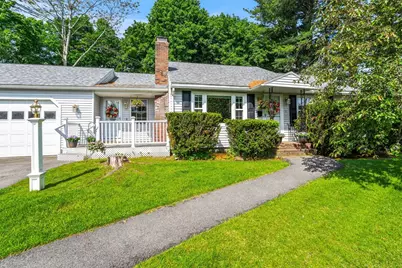 21 Guild St, Lowell, MA 01852 - Photo 3