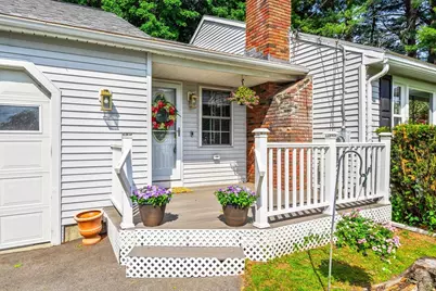 21 Guild St, Lowell, MA 01852 - Photo 5