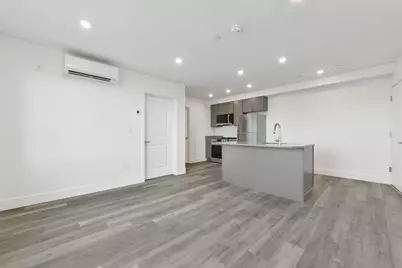 585 Essex St #218, Lynn, MA 01901 - Photo 5