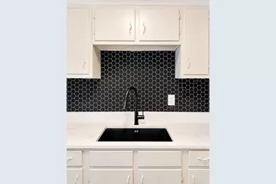 1025 Hancock St #2P, Quincy, MA 02169 - Photo 9