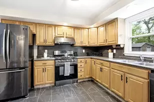 282-284 Parkerview St, Springfield, MA 01129 - Photo 9