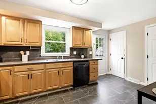 282-284 Parkerview St, Springfield, MA 01129 - Photo 11
